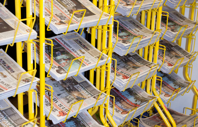 Diffusé à plus de 400 000 exemplaires, De Telegraaf est un tabloïd généraliste.