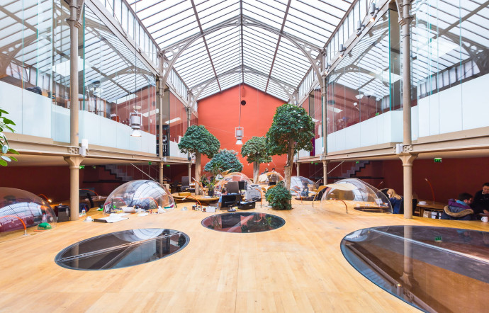 L’espace Morning Stalingrad, dans le 10e arrondissement de Paris, radicalement différent de celui de Monceau, à l’image de ce que souhaite l’entreprise : une identité propre à chaque lieu.