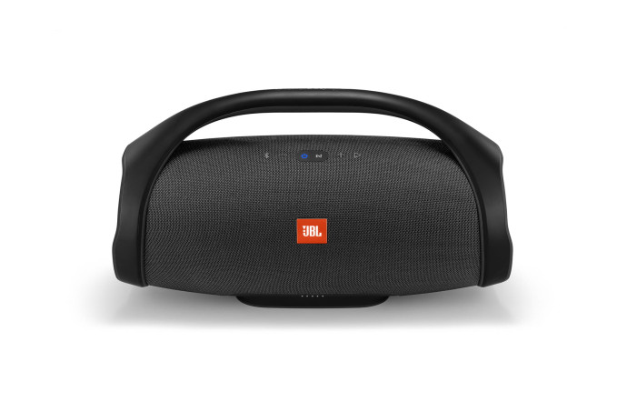 JBL Boombox, 499 €.
