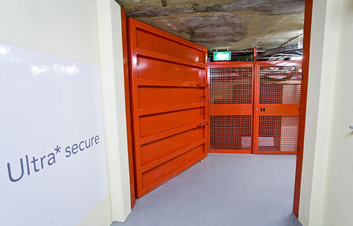 Dans les locaux de The Bunker, enterrés dans les sous-sols d’un ancien site du Ministère de la Défense britannique, dans le Kent, la sécurité est au cœur des préoccupations de ce data center. Ce cloud mise, en effet, sur les dernières techniques de cryptographie pour protéger les données de ses utilisateurs.