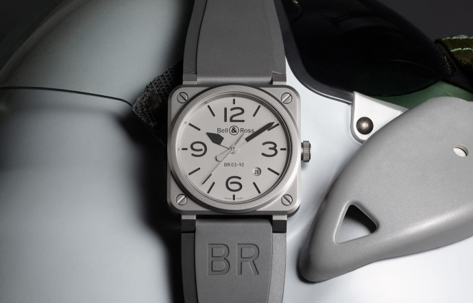 BR 03-92 Horoblack, mouvement : calibre BR-CAL.302, mécanique automatique, verre : saphir traité antireflet, étanchéité : 100 mètres, boîtier : diamètre 42 mm. Disponible ici.