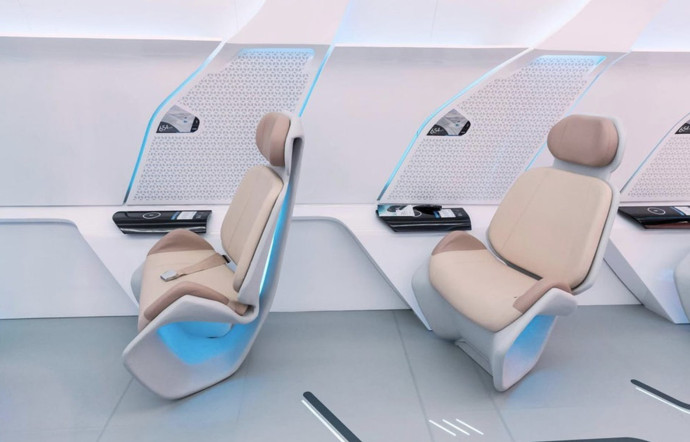 A l'intérieur de la rame de l' Hyperloop entre Dubaï et Abou Dabi.