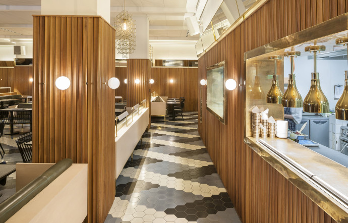 Le Hoi Polloi, brasserie anglaise.