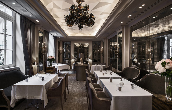 L’Ecrin au Crillon, 10, place de la Concorde, Paris 8e, tél. +33 (0)1 44 71 15 30.