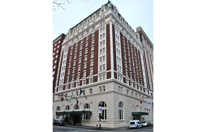 309 Southwest Broadway, tél. +1 (503) 228-2000, www.coasthotels.com.