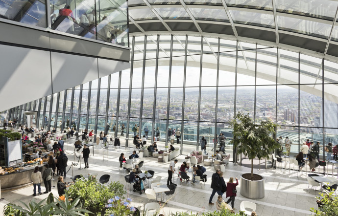 Le Sky Pod Bar, l’un des nos rooftops favoris à Londres.