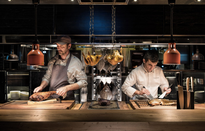 Nos 5 bonnes adresses du printemps -Chop Chop Club, Three on the Bund, Zhong Shan Dong Yi Road, tél. +86 21 5308 5399, www.unicoshanghai.com/ccc.