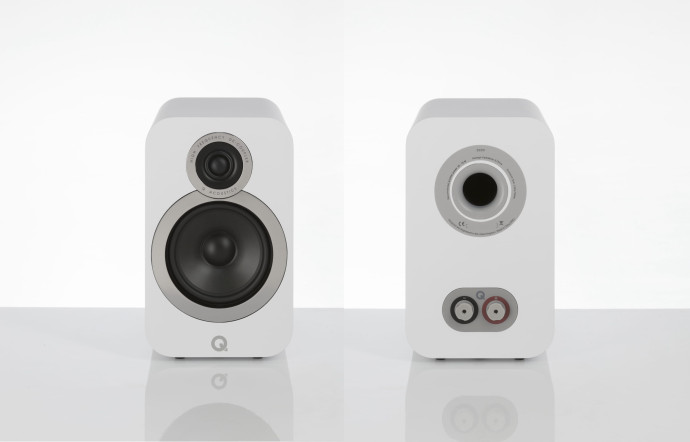 Q 3020i, basses 125 mm, aigus 22 mm, sensibilité 88 dB, 299 €.