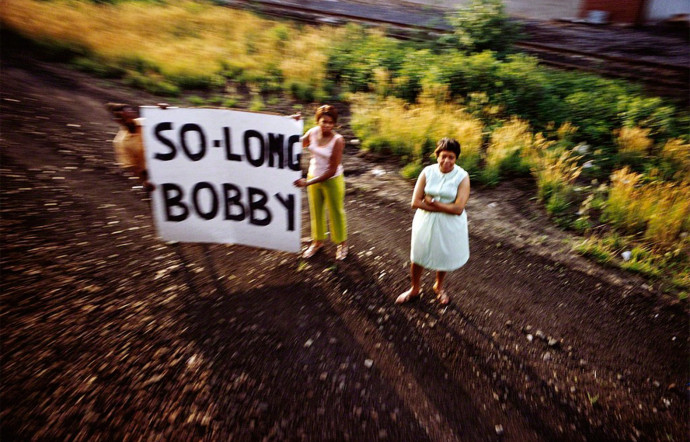 Photo : les expositions à voir avant l’été / Untitled, from the series RFK Funeral Train, Paul Fusco, 1968.