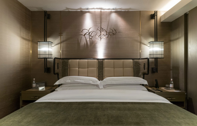 The Landmark Mandarin Oriental, 15 Queen’s Road, Central, tél. +852 2132 0188, www.mandarinoriental.fr/ landmark.