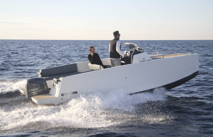 Nuva Yachts M6.
