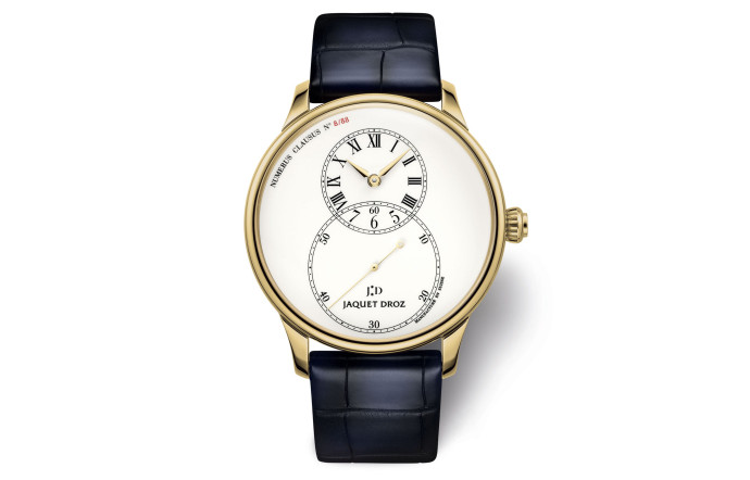 Très épurée, la Grande Seconde Hommage célèbre le 280e anniversaire de la marque Jaquet Droz. Limitée à 88 exemplaires, elle habille son élégant boîtier d’or jaune et son cadran d’émail noir. Prix : 21 900 €.