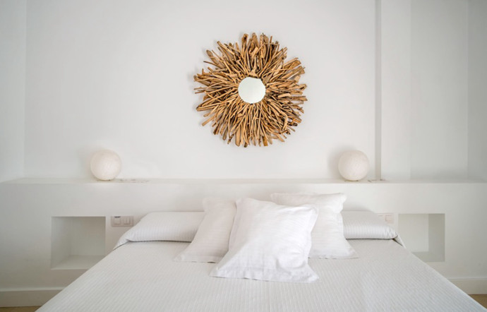 Carrer de Santa Maria, 15, San Francisco Javier. Tél. +34 971 32 32 16. www.hotelesmares.com