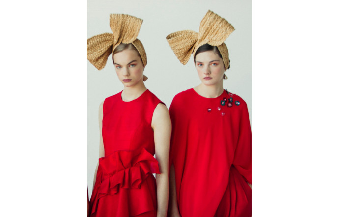 Madrid a repris son élan grâce à une nouvelle génération de créateurs indépendants, qui créent leur propre esthétique. Les robes multicolores de la griffe madrilène Delpozo connaissent ainsi un franc succès bien au-delà de leurs frontières.