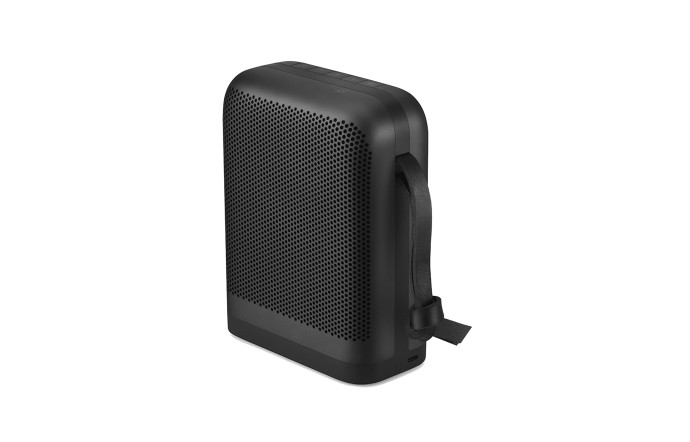 Enceinte portable Beoplay P6, 399 €.