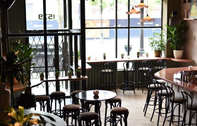 1579 Boulevard St-Laurent. Tél. +1 514-543-1579. www.barpamplemousse.com