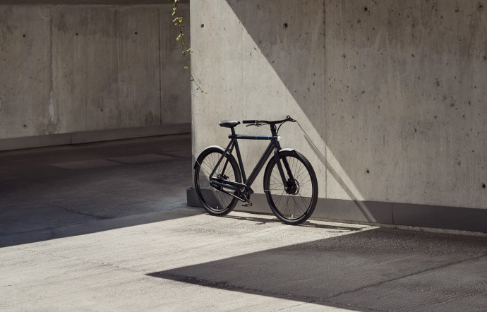 Le VanMoof Electrified S2, 3398 €, 2598 € en précommande.