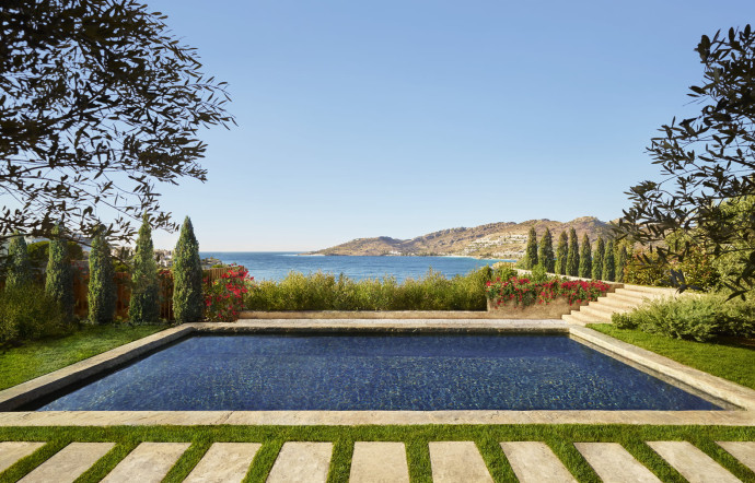 La piscine privée dans l’un des bungalows.