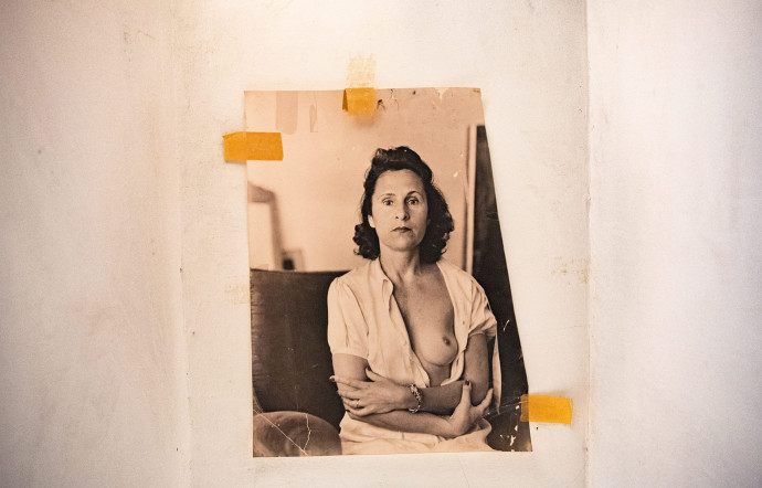 Un temps mariée à Eluard et la maîtresse d’Ernst, Gala a été la muse et l’épouse du génie catalan qui ne cessera de la magnifier, jusqu’à la mort de l’icône surréaliste, en 1982.