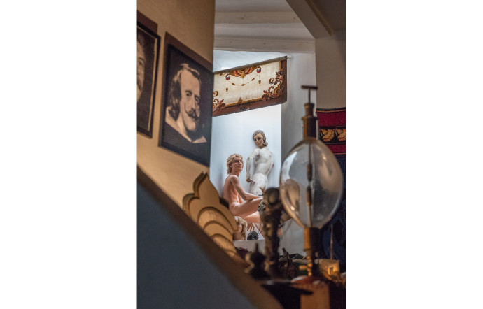 Portilligat, la maison-musée Salvador Dalí est un lieu à l’image de l’homme, peuplé d’objets hétéroclites.