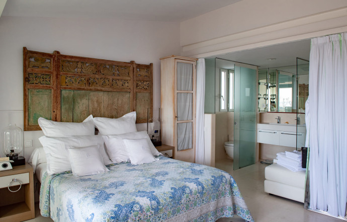 Avenida Salvador Dalí, 8. Tél. +34 972 159 356. www.calmablanca.es