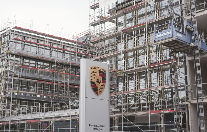 Motorworld est une Mecque pour les amateurs de voitures. Des constructeurs y ont leur bâtiment, à l’image du Porsche Zentrum.