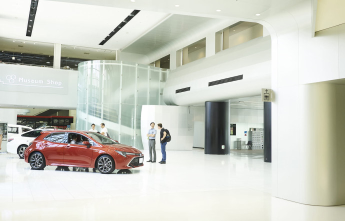 Le Toyota Kaikan Museum, l’un des vastes musées à la gloire de la firme.