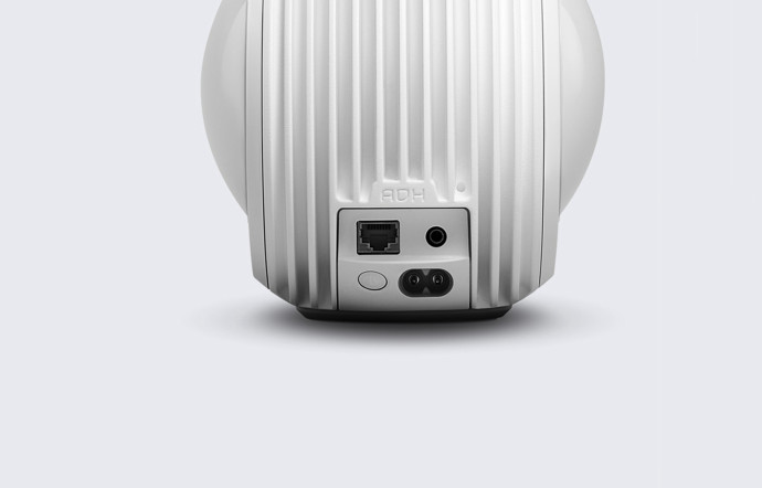 Devialet Phantom Reactor, disponible en version 600 W (990 €) ou 900 W (1 290 €). Précommande ici, livraison à partir de début novembre.