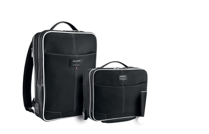 S.T. Dupont, sac 1 290 € ; porte‑documents, 940 €.