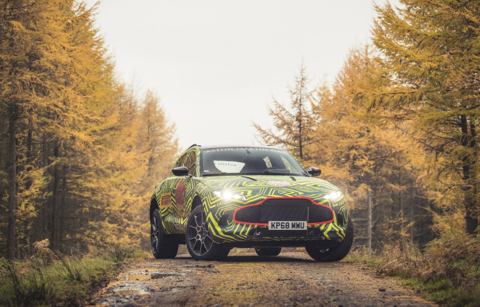 Le prototype de l’Aston Martin DBX, lors de son premier test grandeur nature au Pays de Galles.