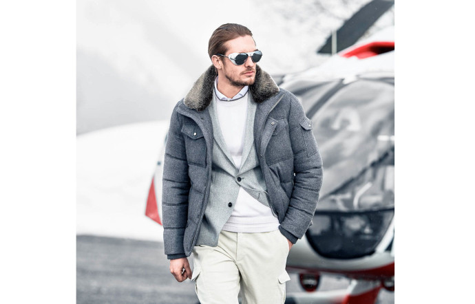 Blousons et parkas sont façonnés dans la plus grande tradition des vêtements pour aviateurs .