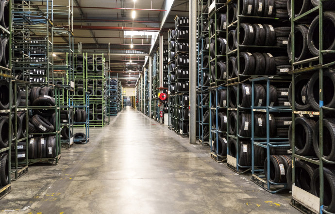 L ’usine de production du japonais Bridgestone à Béthune, en France.