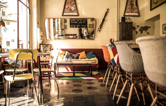A qui le tour ? G. C. Via Mario Fusetti, 1. Tél. +39 02 35999589.