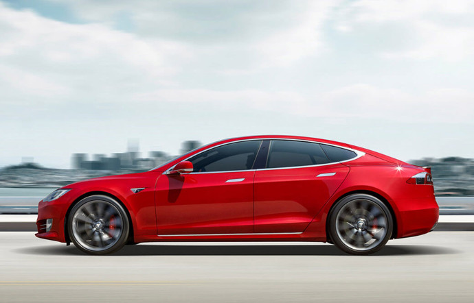 Tesla Model S P100D.
