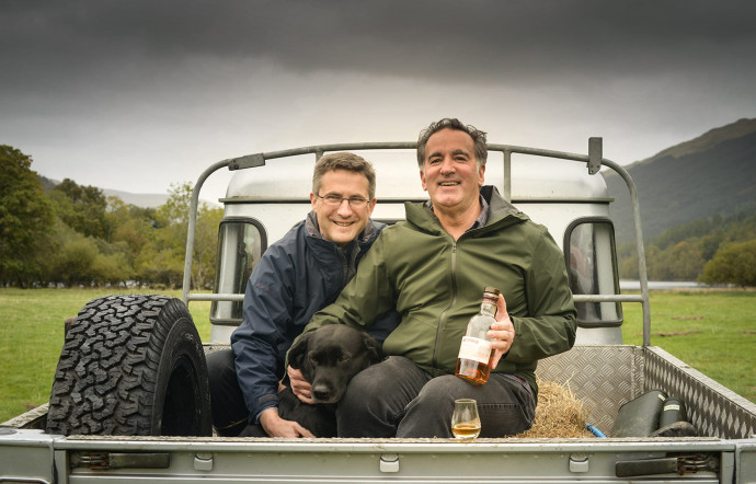 Ronald Daalmans (à gauche), responsable de l’environnement, et Ken Lindsay, brand ambassador international de Chivas Brothers.