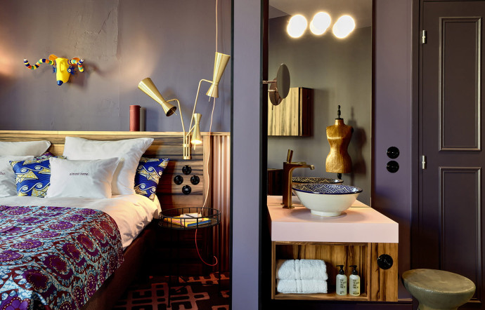 12, boulevard de Denain, Paris 10e. Tél. +33 (0)1 42 80 20 00. www.25hours-hotels.com
