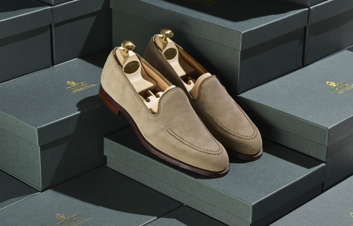 Pour le printemps 2019, la maison Crockett & Jones propose une nouvelle version du mocassin Camden.