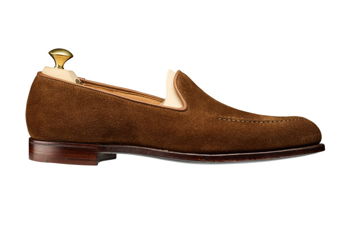 Pour le printemps 2019, la maison Crockett & Jones propose une nouvelle version du mocassin Camden.