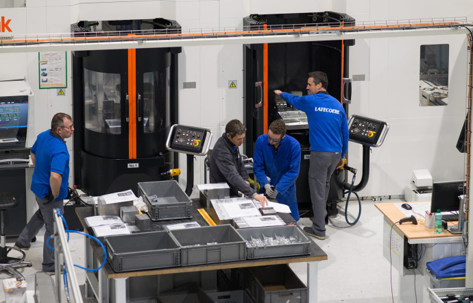 A terme, les machines autonomes, gérées par un personnel plus qualifié, permettront de produire plus vite.