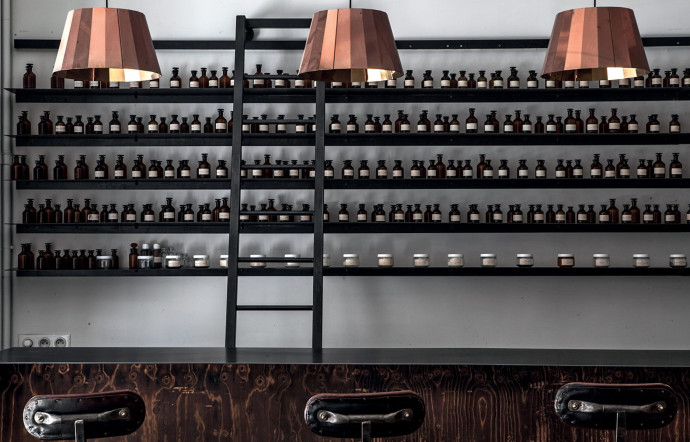 Le concept‑store dédié au parfum Nose, installé rue Bachaumont, à Paris, est pour beaucoup dans le succès des fameuses marques de niche, de Juliette Has A Gun à Maison Francis Kurkdjian, en passant par Malin + Goetz.