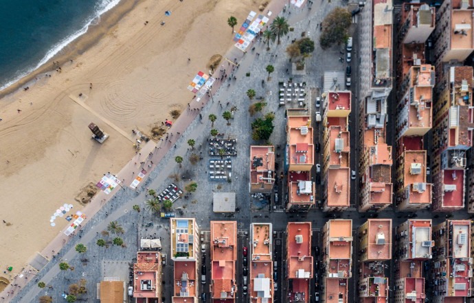 Barcelone : prises de vues hypnotiques et symétriques signées Márton Mogyorósy