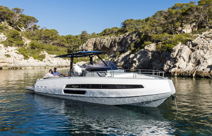 Invictus GT 370.