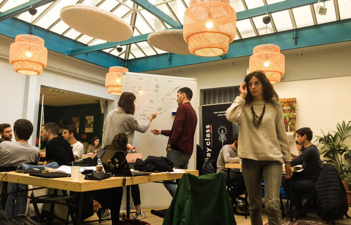 Outre ses trois espaces « en propre », Schoolab s’installe parfois chez ses clients corporates où ils organisent les plateaux et accompagnent les salariés.