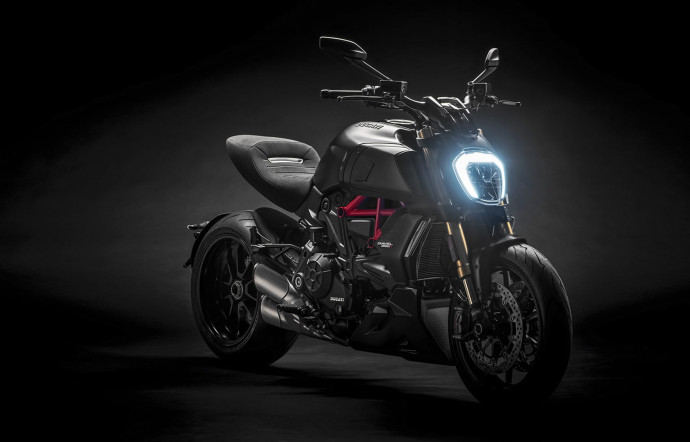 ducati-diavel-red-dot-insert-3