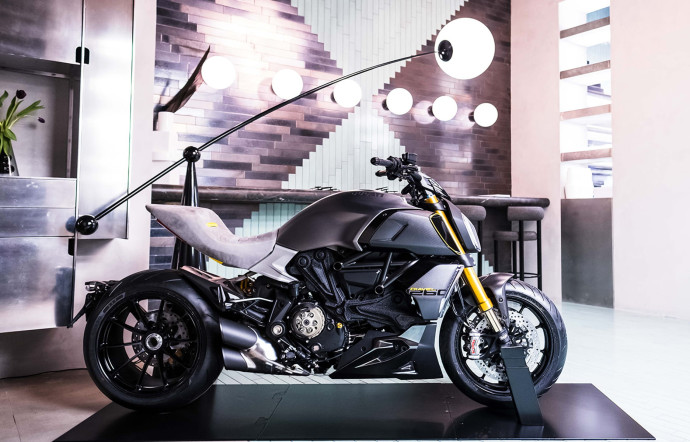ducati-diavel-red-dot-insert-7