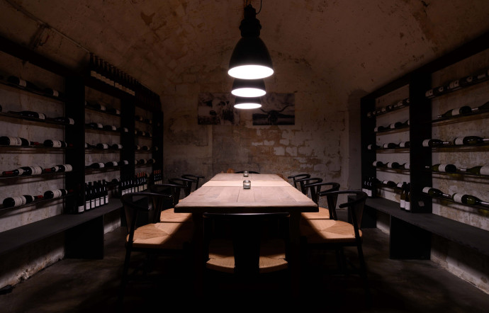 Au sous-sol, le speakeasy se privatise.