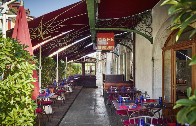 29, rue de la Filature, Carouge. Tél. +41 22 300 31 30. www.negociants.ch