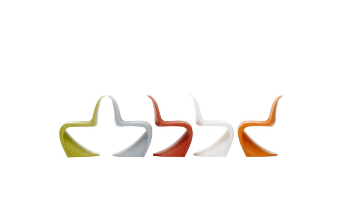 La Panton Chair a été créée par Verner Panton en 1960 et est un classique de l’histoire du mobilier.