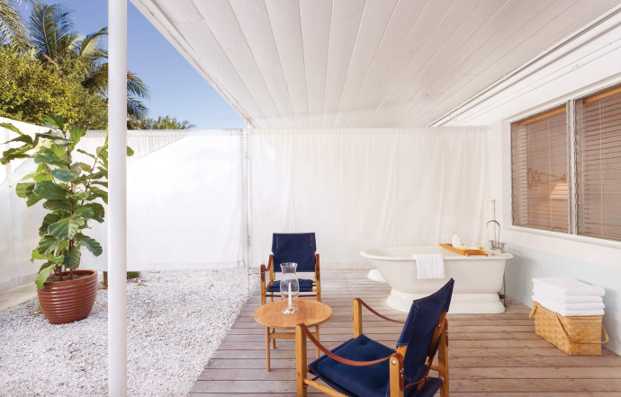Les chambres disposent de terrasses privées, la plupart avec baignoires extérieures, ainsi qu’un bain à remous intérieur et extérieur.