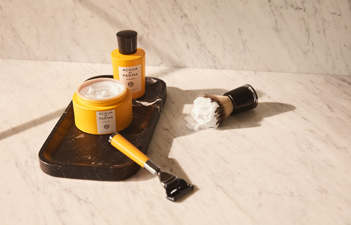 BARBIERE d’Acqua di Parma représente la quintessence du rite du rasage italien.